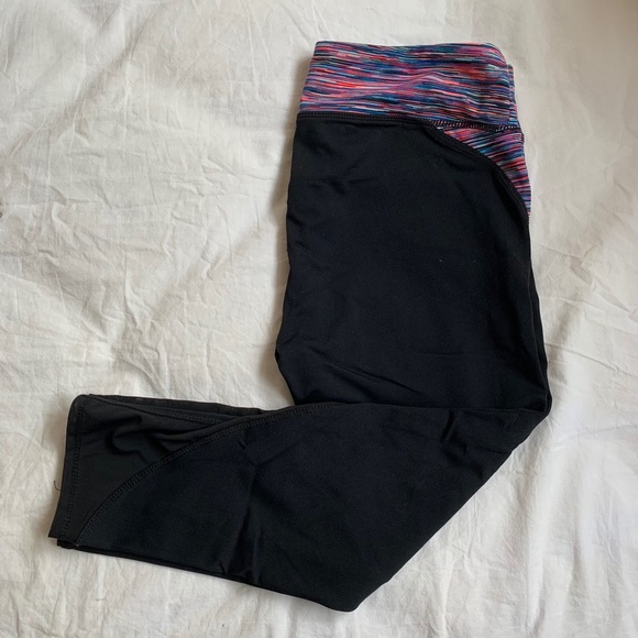 🦋2/$15🦋 Capri Leggings With Colourful Waistband - Picture 1 of 3